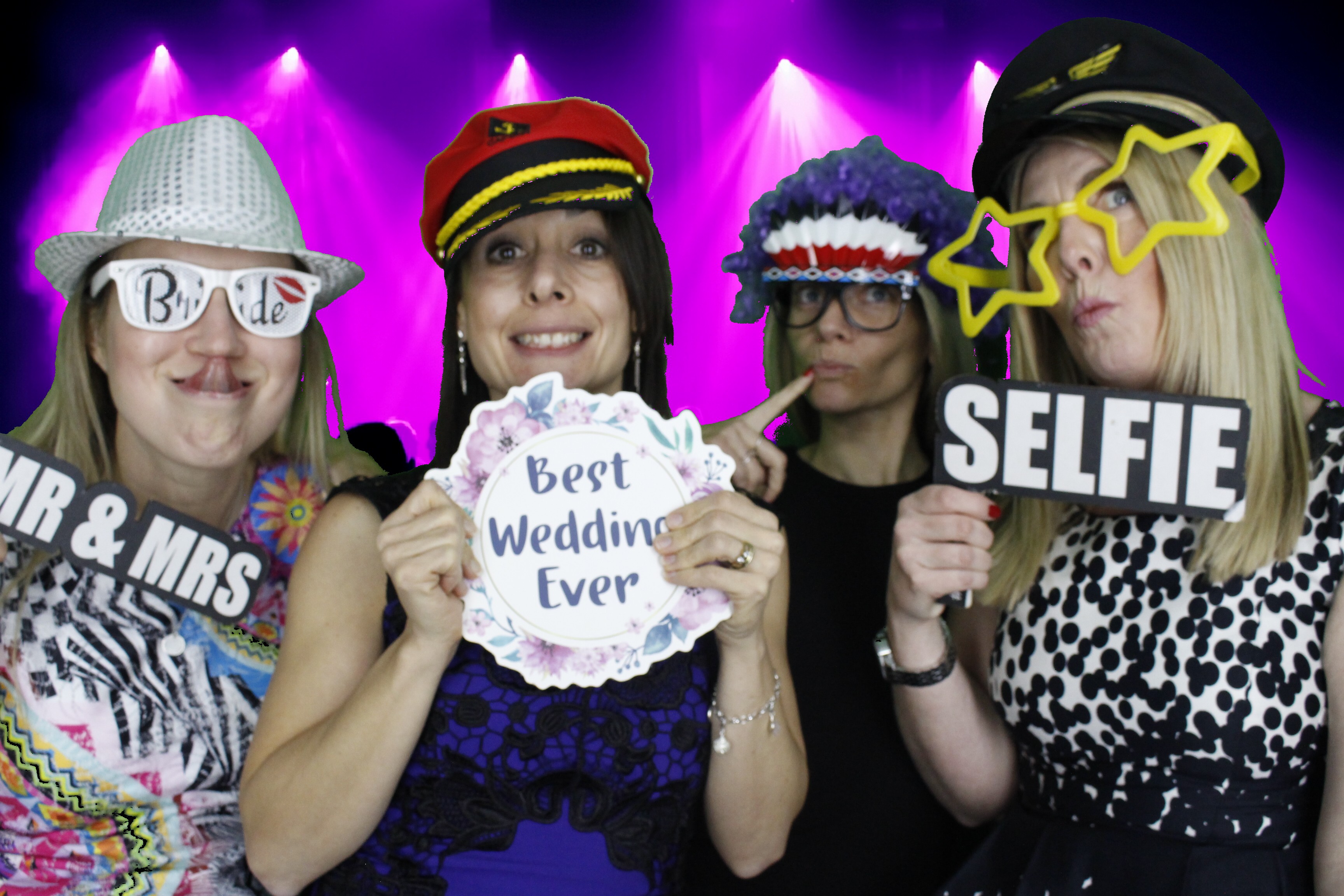 Mr & Mrs Mills | View more photos from the event at gallery.myphotoboothexperience.co.uk/u/MyPhotoBoothExperienceLtd/Mr-Mrs-Mills